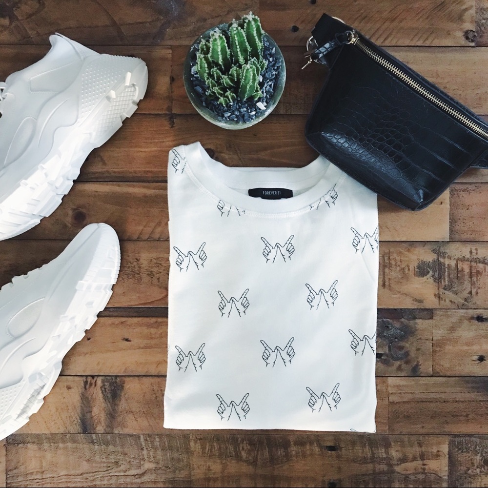 NWOT WHATEVER FOREVER Graphic Sweatshirt in White | Size S